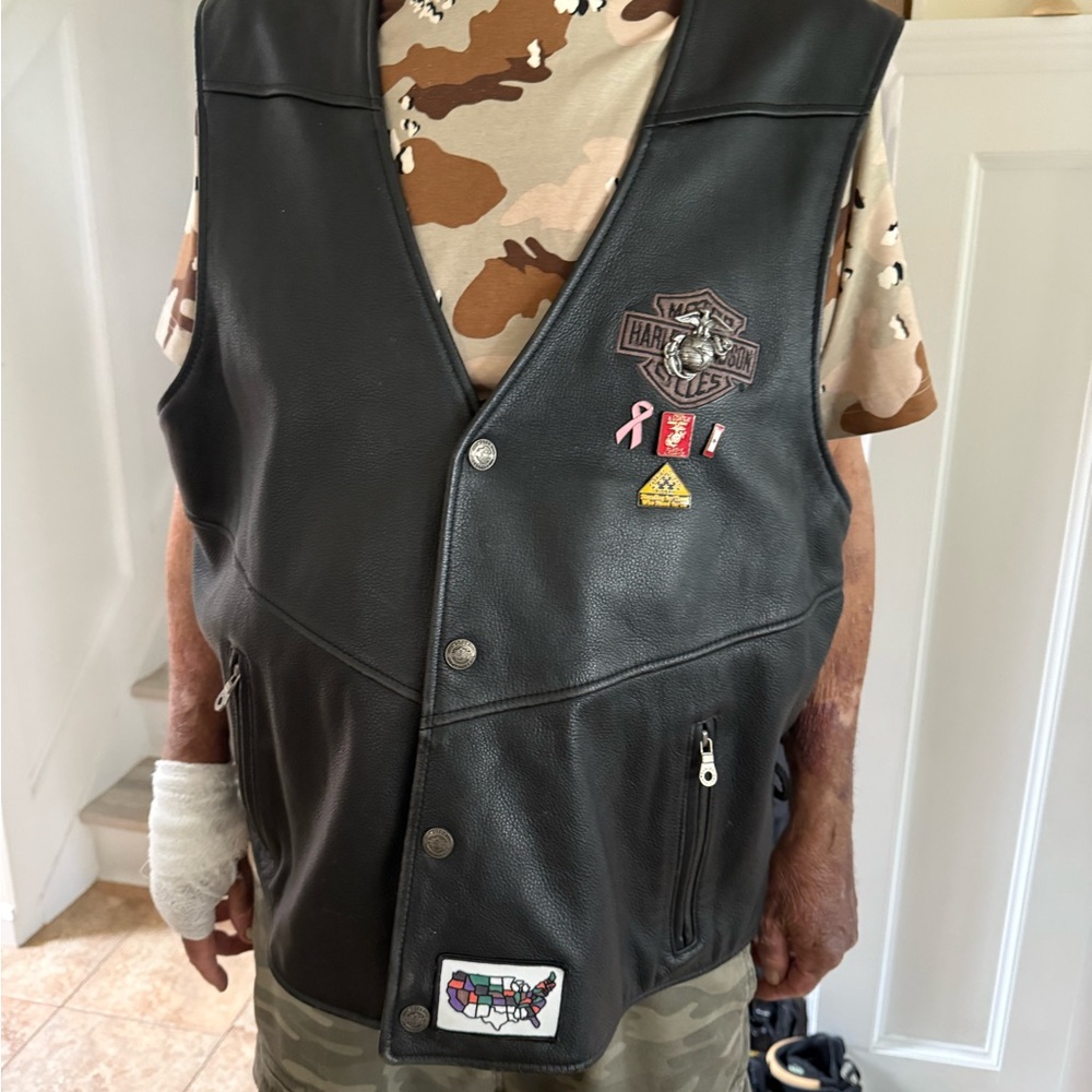 Harley-Davidson Black Leather Vest with Patches